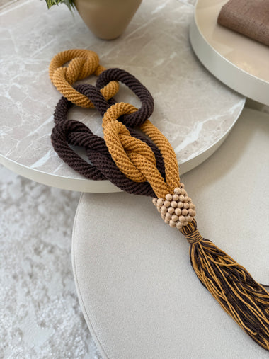 Colar De Mesa Mostarda Com Marrom