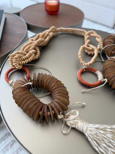 Colar De Mesa Bege Com Terracota