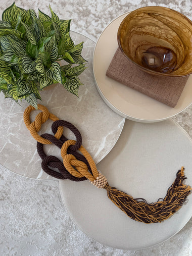 Colar De Mesa Mostarda Com Marrom