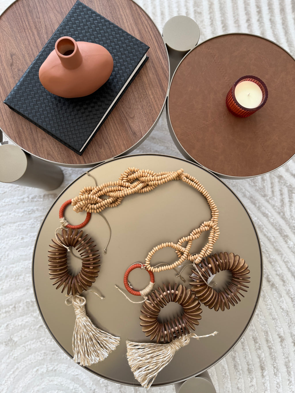 Colar De Mesa Bege Com Terracota