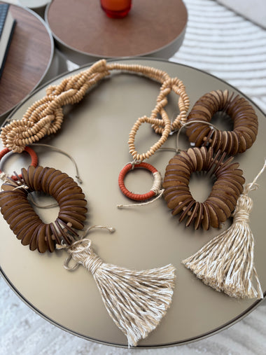 Colar De Mesa Bege Com Terracota